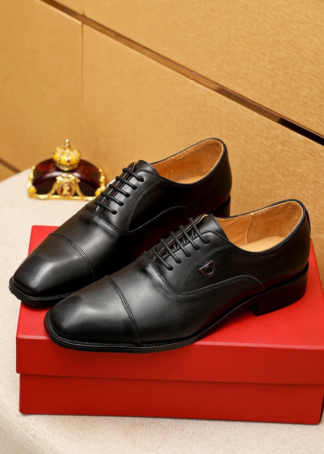 Men's shoes 💰480 💐 Product trademark: Ferragamo "Ferragamo" business leather shoes Regular size: 38-44 (45.46🉑️customized) Product materials: Selected imported calfskin upper, imported water-dyed cowhide leather lining. Strong three-dimensional visual effect, rubber outsole Color: 2⃣️colors available